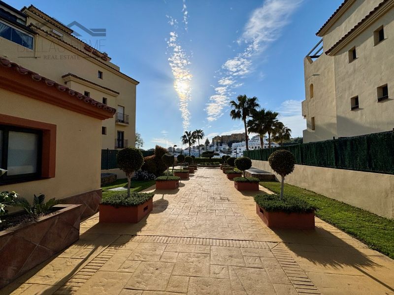 Foto 208deb76-551a-48bd-867f-5530c4485330. Pis amb aparcament piscina a La Concha - Resina Golf Estepona