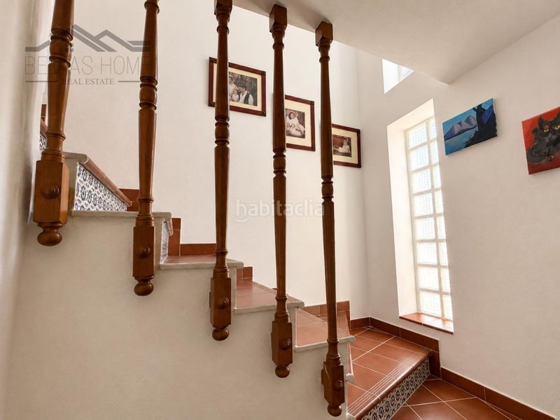 Foto 1b05ddce-68e5-4bd8-b6ba-3959ec3817a5. Casa adossada amb aparcament a Manilva pueblo Manilva