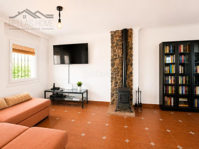 Foto df905079-4e45-4ca3-b311-7ac66e3083a4. Casa adossada amb aparcament a Manilva pueblo Manilva