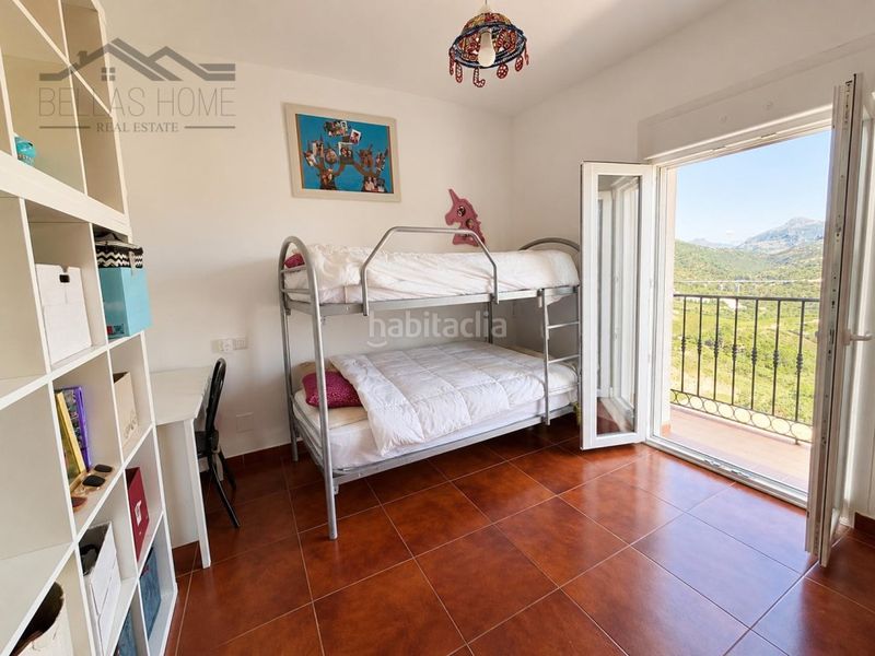 Foto e25482a8-9eab-4f0b-9bde-58f76eddabb1. Casa adossada amb aparcament a Manilva pueblo Manilva