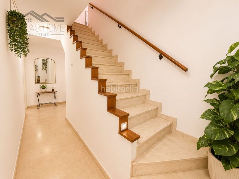 Foto 6e8ff5d7-8a7d-4d3c-85b8-3e1e42f3b15b. Casa adossada amb aparcament piscina a Manilva pueblo Manilva