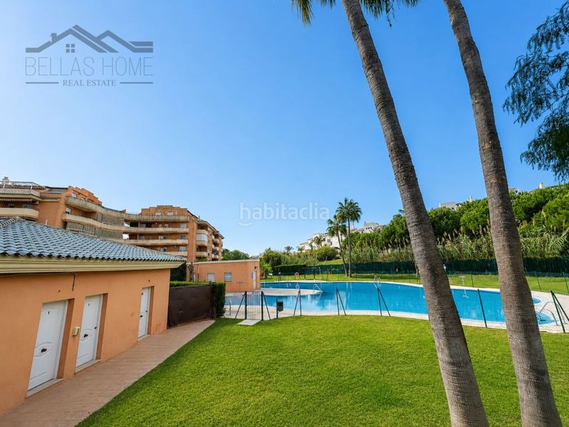 Foto f8fe40ca-512a-4804-aed5-594aff178a99. Pis amb aparcament piscina a San Luis de Sabinillas Manilva