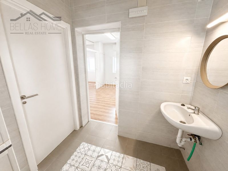 Foto cf372c9e-a2e7-47d3-b1c5-8a5ae2d270d2. Planta baixa a Centro Estepona