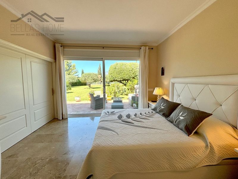 Foto 58da92fa-2f19-4648-a0f9-d891e037d233. Lloguer pis amb calefacció aparcament piscina a Bel - Air Estepona