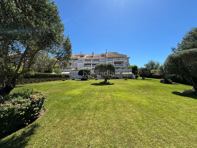 Foto 61d2a004-fb4f-4c29-a8c1-57e312d648ce. Lloguer pis amb calefacció aparcament piscina a Bel - Air Estepona
