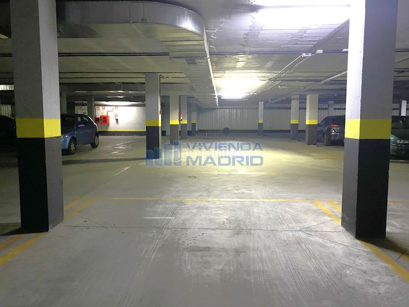 Foto 889b29f2-e412-4f63-9f66-dbb1c7eb3d72. Aparcament cotxe a Algete centro Algete