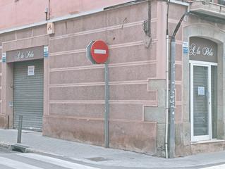 Location Local commercial à Carrer d'iluro 58. Local esquinero