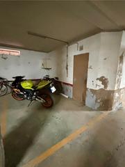 Aparcament cotxe a Albal. Plaza de garaje y trastero en zona supermercado mas y mas