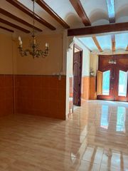 Casa a Alcácer. Casa de pueblo de 280 m² con dos terrazas en alcàsser –