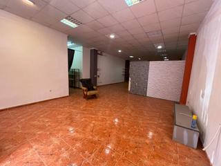 Lloguer Local Comercial a Albal. Local comercial en zona supermercado economy de albal
