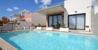 Chalet en Playa Honda-Playa Paraíso. Se venden lujosos chalet tipo villas en playa honda