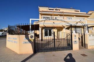 Xalet en El Mojn. Se vende chalet en esquina en torre de la horadada