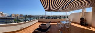 tic en Pueblo Latino. Se vende lujoso apartamento muy cerca  de la playa en torre de l