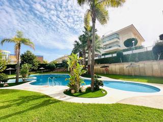 Apartament a Mil Palmeras. Se vende casa en planta baja en torre de la horadada