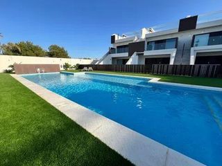 Casa a Pilar de la Horadada Ciudad. Se vende duplex en pilar de la horadada