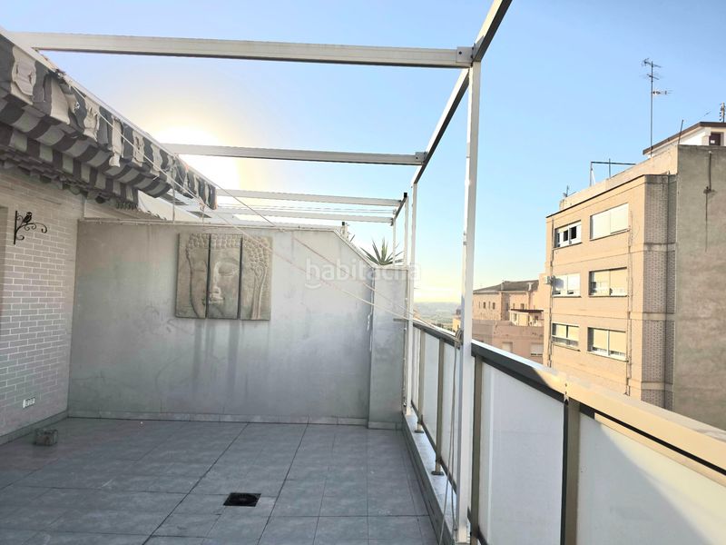 Foto e30b6899-e16a-4b88-9506-78fead350a55. Àtic amb calefacció aparcament a Parque de la Bombilla Llíria