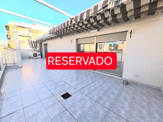 Attique à Parque de la Bombilla. Señalizado-ático dúplex con terraza  en llíria