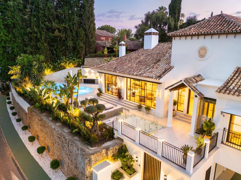 Foto b3b22bb2-7ce9-496e-8c23-1be37cc7ddb3. Chalet villa en La Quinta Benahavís