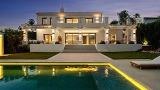 Xalet en La Dama de Noche - La Alzambra. Villa de lujo diseada con elegancia en nueva andaluca, marbell