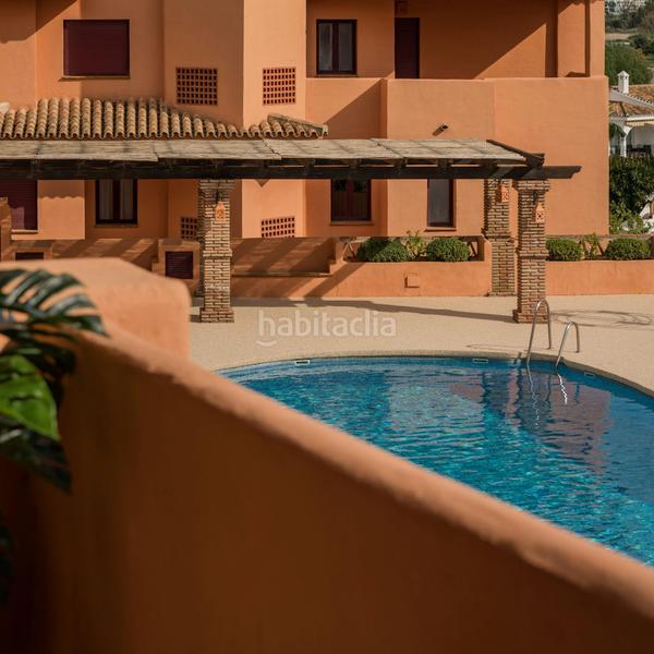 Foto b61e3316-fc3c-4ba7-8cbe-7f8402d80d21. Apartamento  en El Paraíso Benahavís