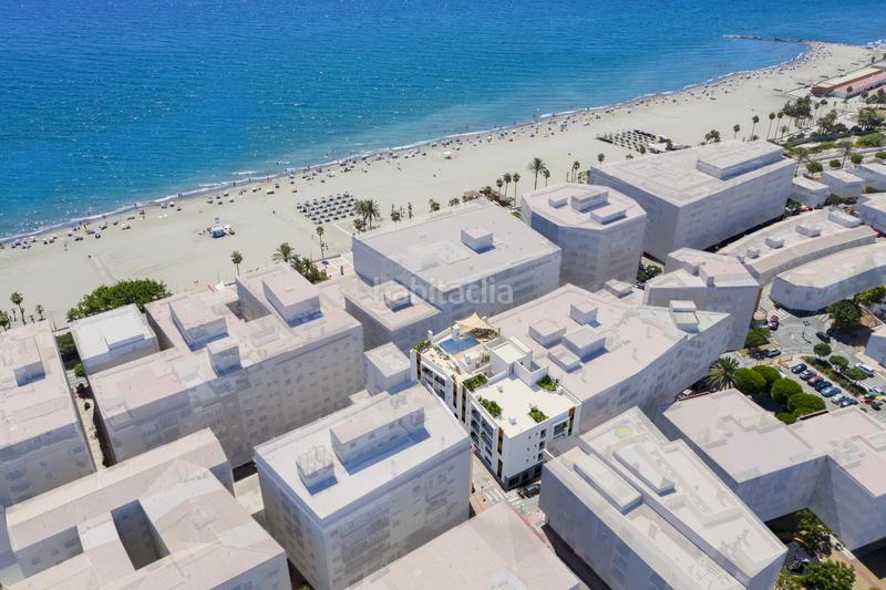 Foto eac78a20-06dd-405a-8fda-87fe3c738953. Apartament amb aparcament a puerto de Estepona Estepona