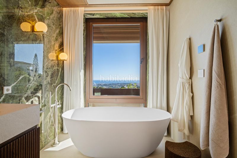 Foto b04c186c-ccba-4dc2-88c1-9c9813f0a754. Xalet amb piscina a La Quinta Benahavís