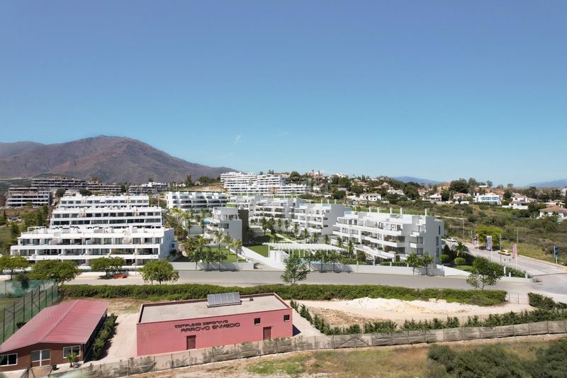Foto ea0fb89e-3c00-40ff-81ce-f06e4f14c3c6. Àtic amb aparcament a Guadalobón Estepona