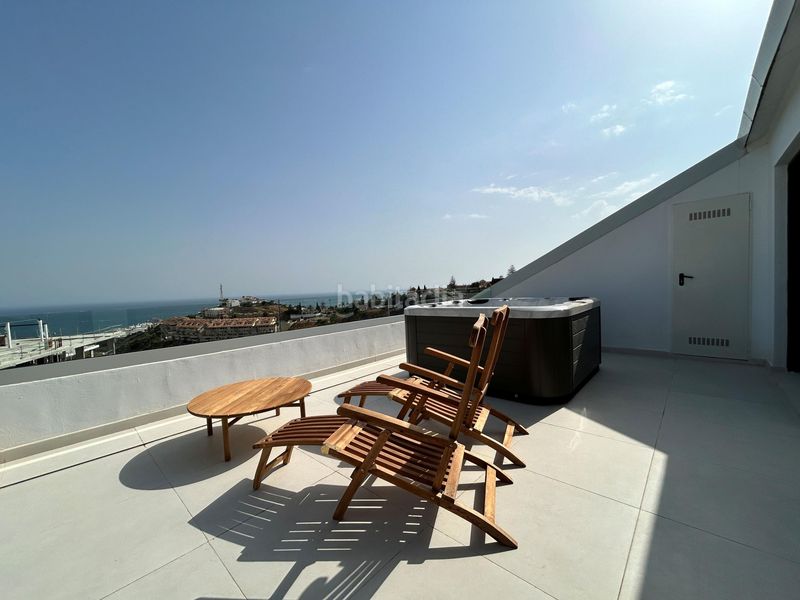 Foto c2b5f3ce-852a-4b16-9fba-71c87b21d2a5. Àtic amb piscina a Torreblanca del Sol Fuengirola