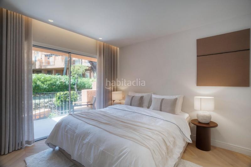 Foto cecafec3-87fa-49da-8624-c4cbb1b548c7. Àtic amb aparcament piscina a Las Brisas Marbella