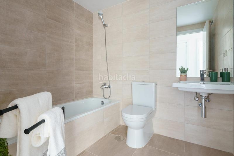 Foto ed5ad0e5-a396-4efe-b5a2-12d412c5290b. Apartament amb aparcament piscina a El Faro de Calaburra - Chaparral Mijas