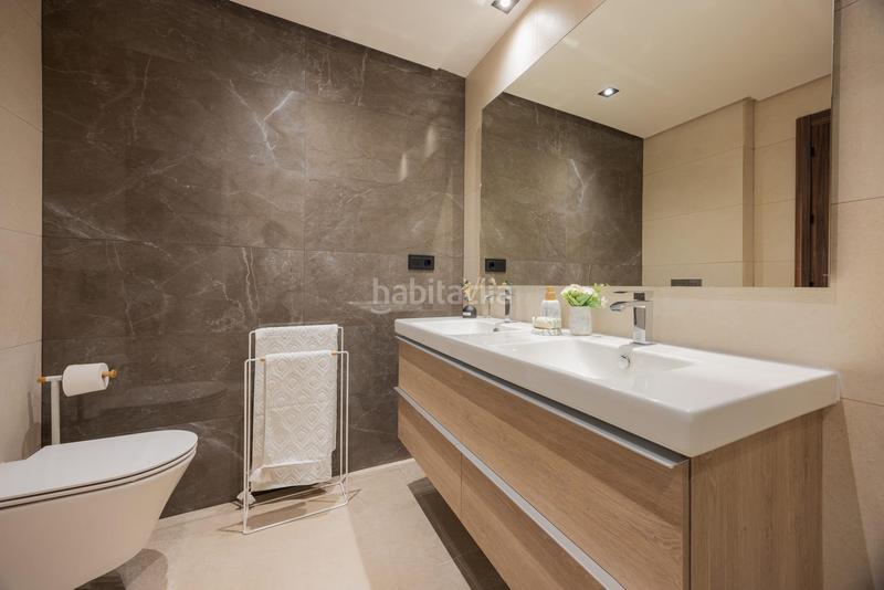Foto f0765524-e7ce-4c70-9cf7-d09cc3deec4d. Attico con parcheggio piscina in Los Naranjos Marbella