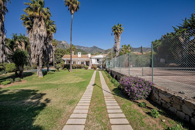 Foto a185c3de-25f1-48d4-80be-280624c425da. Chalet en Valdeolletas - Las Cancelas - Xarblanca Marbella