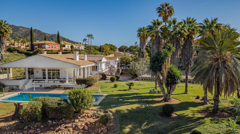 Foto ae601b3c-42e0-4bbc-84a6-5a9addb0a554. Chalet en Valdeolletas - Las Cancelas - Xarblanca Marbella