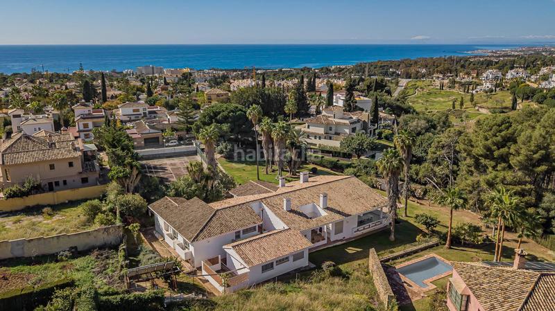 Foto e564750a-5d64-4c91-ac04-9b25623ac8cd. Chalet en Valdeolletas - Las Cancelas - Xarblanca Marbella