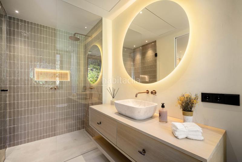 Foto 97d54252-24a4-4f05-a7d9-4784f151a635. Chalet dans Los Naranjos Marbella