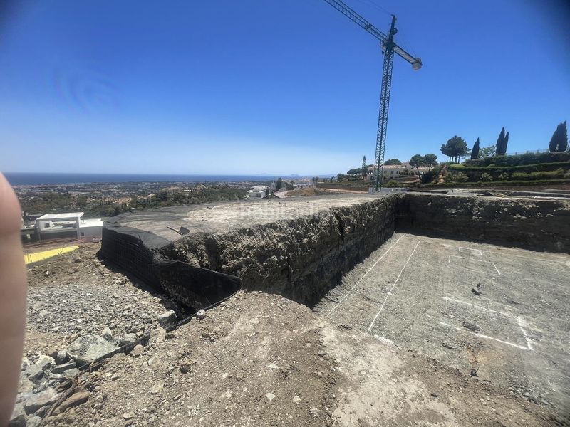 Foto ecb355c2-4a81-4a30-a0f0-be48e9e4458e. Xalet amb piscina a La Quinta Benahavís