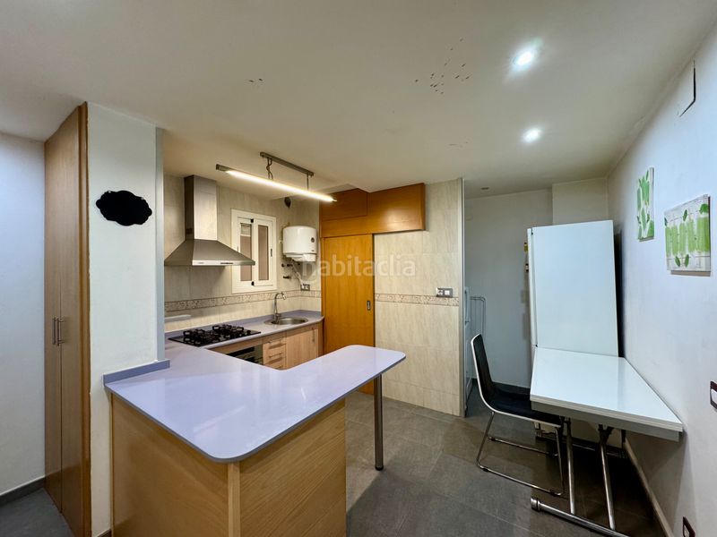 Foto c56da1d1-a03f-4926-9b82-cbc2d8ece7dd. Pis a Raval Barcelona