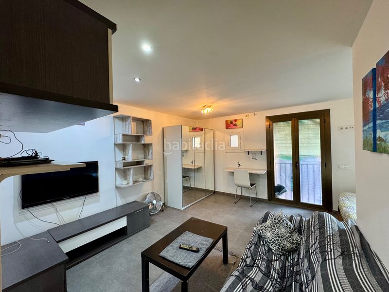 Foto f495ec3f-5150-4267-83f8-bfede8692314. Pis a Raval Barcelona