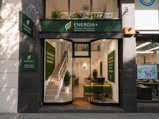 Lloguer Local Comercial a Carrer de joan güell 111. Con frente a semáforo avenida madrid 169