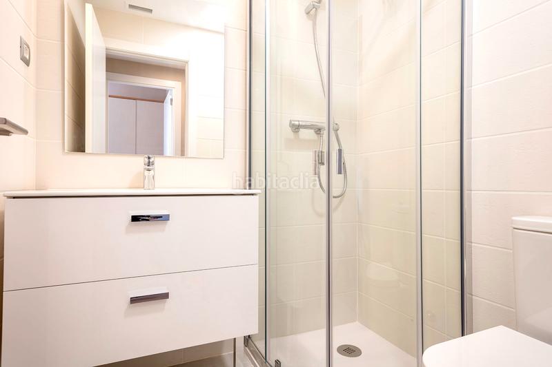 Foto 16d524b5-b4fe-4ab1-a525-3455801ef443. Pis a carrer del vallespir 86 a Sants Barcelona