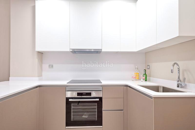 Foto 4206993a-f09c-4114-92b2-fa1c087125c7. Pis a carrer del vallespir 86 a Sants Barcelona