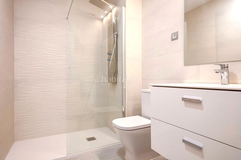 Foto 83b1fb44-88de-47b4-9f3e-d8fc23f2da07. Pis a carrer del vallespir 86 a Sants Barcelona