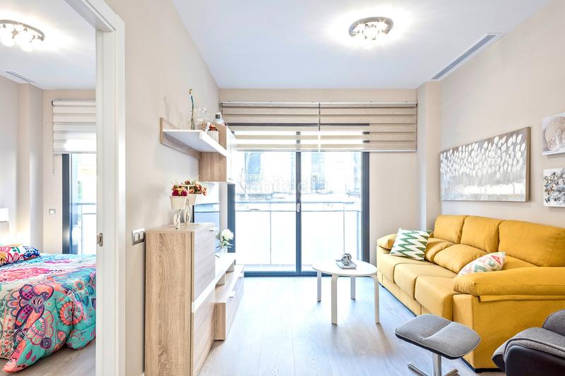 Foto c074bf0f-2a87-4966-92c7-b4e597b74b00. Pis a carrer del vallespir 86 a Sants Barcelona