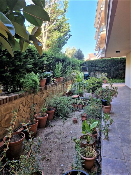 Foto f8f277ef-4feb-4c94-9257-5a878f9d6b06. Planta baja en via augusta 18a ¡descubre tu nuevo hogar en el corazón ! en Salou