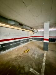 Aparcament cotxe a Carrer de berenguer de palou 23. Plaza de parking para coche grande