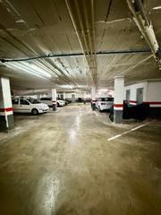 Aparcament cotxe a Carrer de berenguer de palou 23. Plaza de parking para coche grande