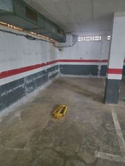 Aparcament cotxe a Carrer de berenguer de palou 23. Plaza de parking para coche grande