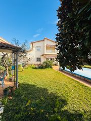 Casa  Carrer hongria 26. Joya única en segur de calafell: 1 chalet + 2 parcelas urbanas (