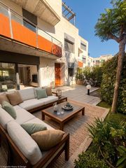 Doppelhaus  Avinguda del sol 22. Lujo frente al mar: chalet con licencia turística, parking y spa