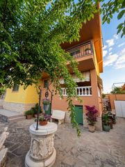 House  Carrer mestre serrano 13. Casa independiente a 4 vientos en edén park, el vendrell